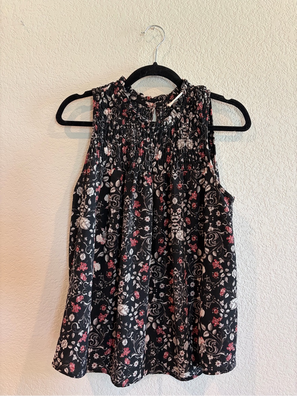 Knox Rose Black Floral Smocked Sleeveless Boho Blouse Size M